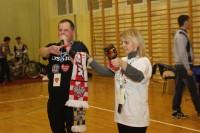 Stenia Ziółkowska i Robert Kożuchowski licytują gadżety...